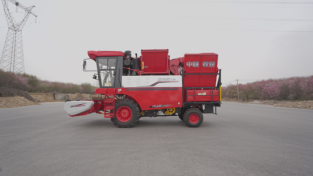 AG旗舰厅2023款4HJL-3(G4)花生捡拾收获机